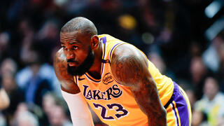 שחקן לוס אנג'לס לייקרס לברון ג'יימס