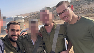 מימין: מתנאל ליסנר, שני משמאל: אפרים יכמן ז"ל