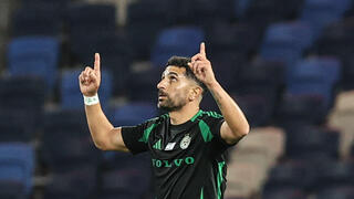 שחקן מכבי חיפה קני סייף חוגג