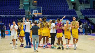 הפועל חולון מודים לאוהדים