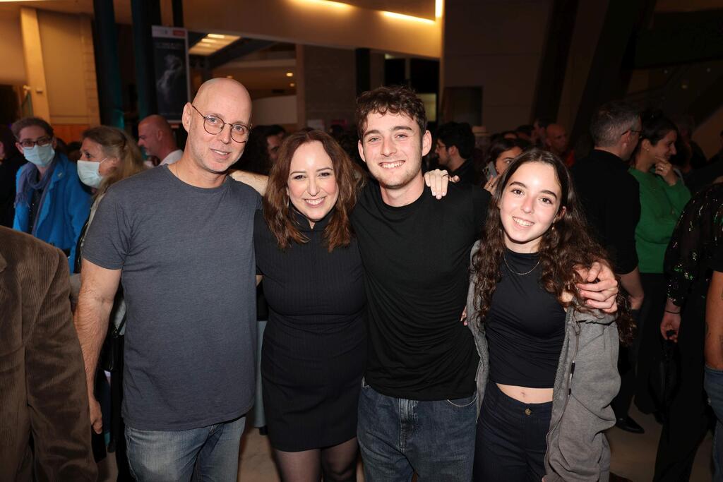 פרמיירה היי אוון הנסן 