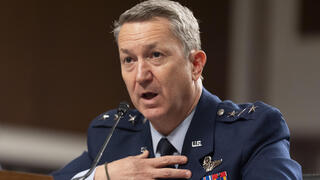 הגנרל דן קיין המועמד של טראמפ לתפקיד רמטכ"ל צבא ארה"ב ראש המטות המשולבים ב שימוע בסנאט 