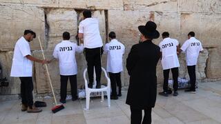 רב הכותל משגיח על העבודות