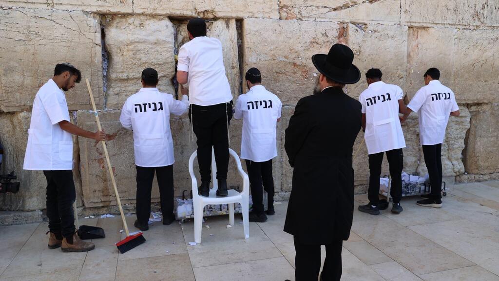 רב הכותל משגיח על העבודות