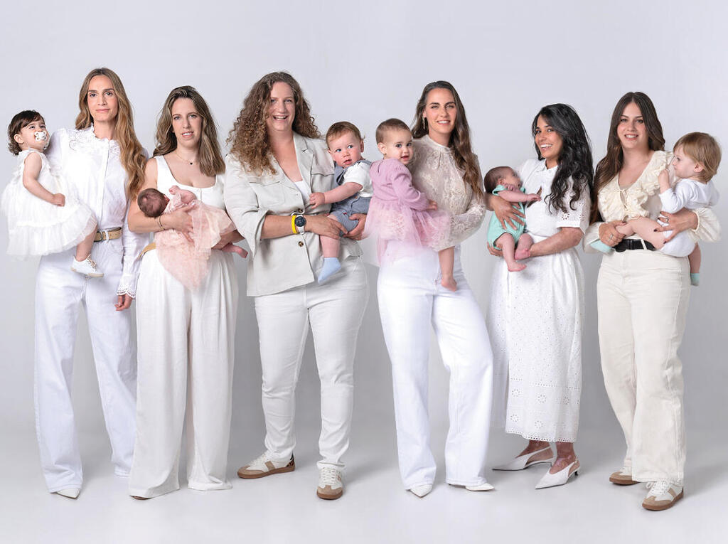 האמנות וילדיהן. מימין:  מיכל לובנוב, ד״ר אליי חוגג גולן, סיגי יהוד, אלה חיימי דורון כץ ואביטל דקל חן