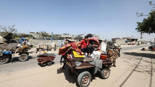 רפיח עזה פלסטינים עוזבים לכיוון חאן יונס