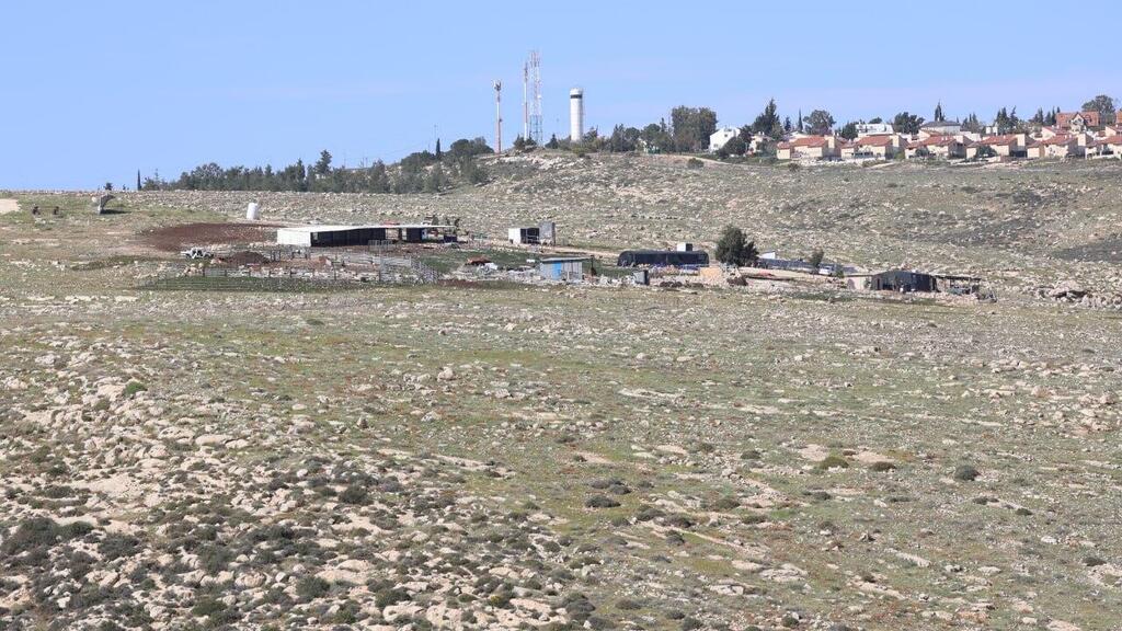 'Farm' in Judea and Samaria (Photo: Shaul Golan) החווה של נריה בן פזי ליד כוכב השחר. "תופסים שטח אסטרטגי"