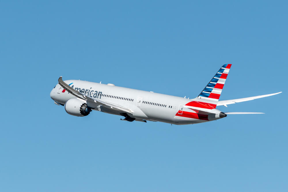 American Airlines plane (Photo: Santiparp Wattanaporn / Shutterstock) מטוס דרימליינר של אמריקן איירליינס