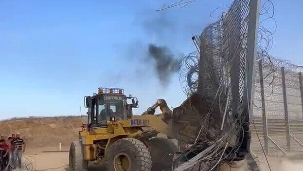 חמאס פורץ את הגדר ב7 לאוקטובר