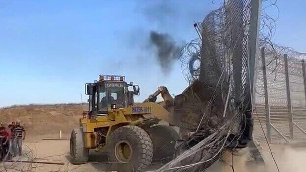 חמאס פורץ את הגדר ב7 לאוקטובר