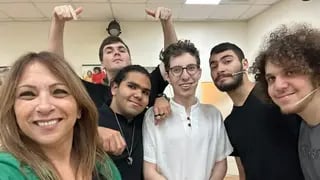 מופע על אוטיזם "לא רואים עליך" מתנדבים אוטיסטים