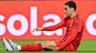 מוסיאלה על הדשא