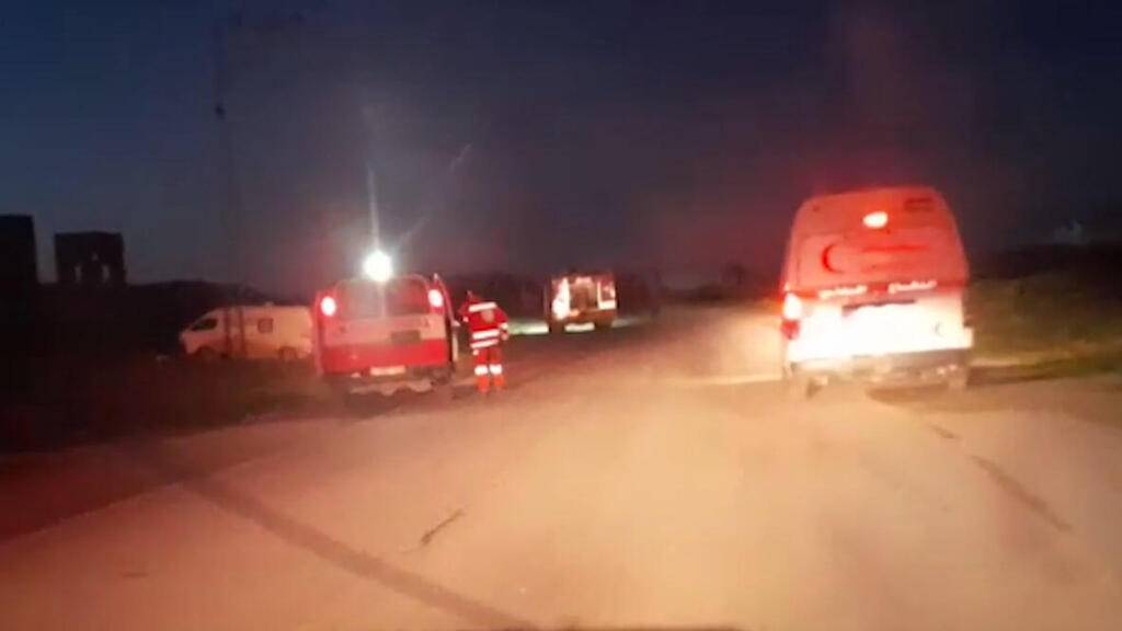 צילום של אחד הפרמדיקים שנהרג ברפיח, שבו נראים אותות חירום - בניגוד לגרסת צה"ל