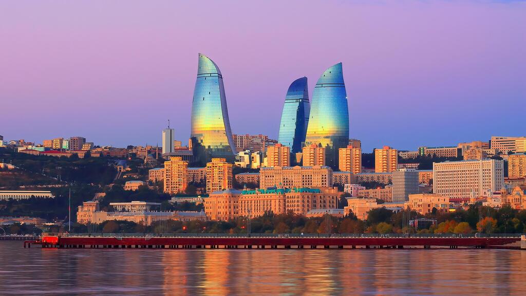 Баку, столица Азербайджана (Фото: shutterstock) באקו אזרבייג'ן אילוסטרציה ארכיון