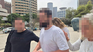 המאמן החשוד באונס שוחרר למעצר בית
