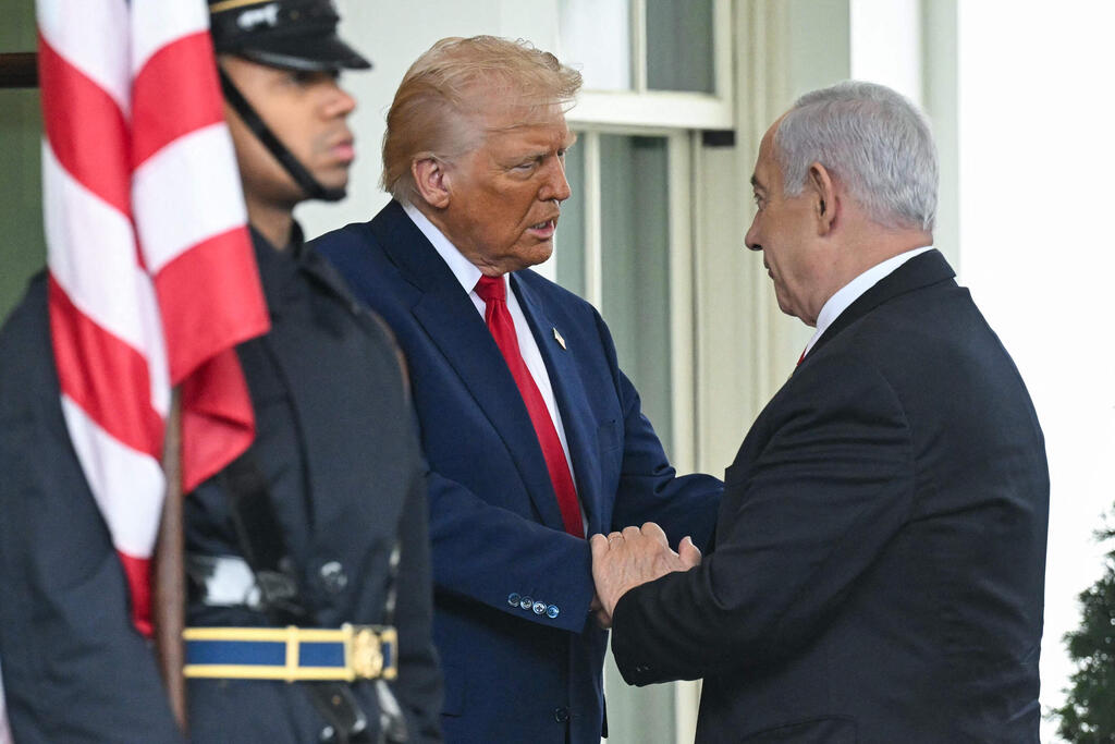 ראש הממשלה בנימין נתניהו מגיע לפגישתו עם דונלד טראמפ בבית הלבן
