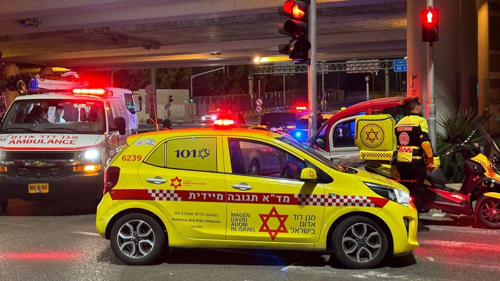 תאונת דרכים תאונה נפצעה פצועה אנוש אורח באורח אישה קלנועית איילון דרך נתיב נתיבי דרום כיוון קיבוץ גלויות תל אביב ת"א