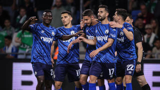 שחקני הפועל באר-שבע חוגגים