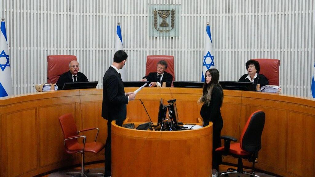 דיון בבג"ץ בעתירות לפיטורי ראש השב"כ רונן בר