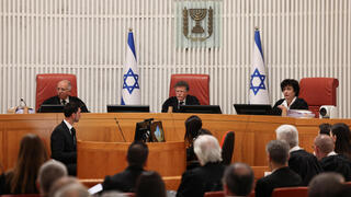 דיון בבג"ץ בעתירות לפיטורי ראש השב"כ רונן בר
