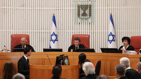 דיון בבג"ץ בעתירות לפיטורי ראש השב"כ רונן בר