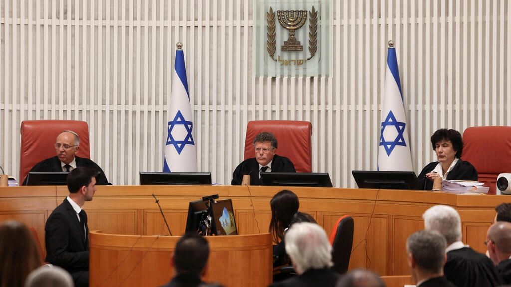 Заседание БАГАЦа (Фото: REUTERS/Ronen Zvulun, архив) דיון בבג"ץ בעתירות לפיטורי ראש השב"כ רונן בר