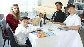 משפחת הס תחגוג את חג הפסח בלי אבא שבמילואים