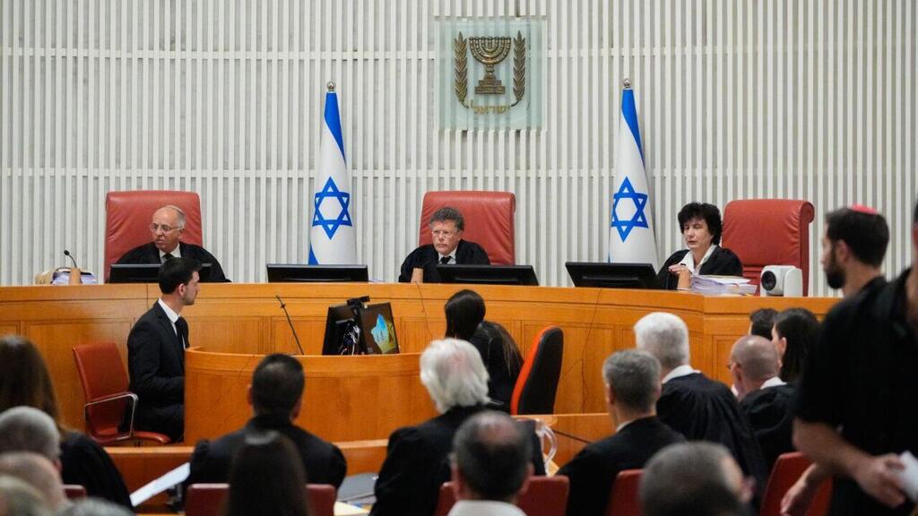 דיון בבג"ץ בעתירות לפיטורי ראש השב"כ רונן בר