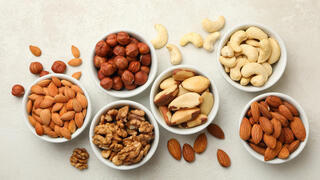 סוגים שונים של אגוזים