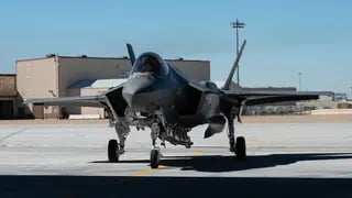 "פרנקנג'ט" מטוס קרב מדגם F-35 שהורכב משרידי מטוסים שהתרסקו אחרי נחיתה בבסיס ב יוטה ארה"ב חיל האוויר האמריקני