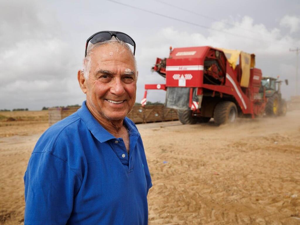 גדי מוזס שב לשדות ניר עוז ובקיבוץ