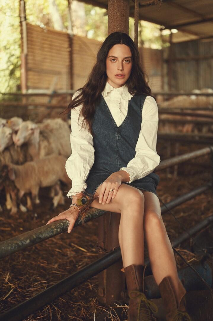 "אם בן הזוג לא אוסף אתכם מהשדה - אל תהיו איתו" (צילום: ערן לוי) עדי שילון הפקה עבור פודקאסט הברזייה