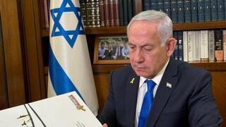 משפחות חטופים העניקו לראש הממשלה את "הגדת החירות" לקראת פסח