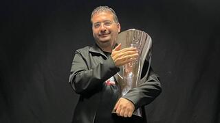 עופר ינאי עם גביע היורוקאפ