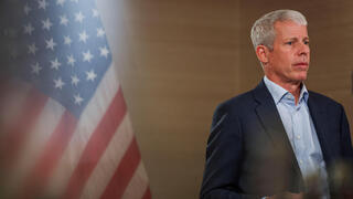 שר האנרגיה של ארה"ב כריס רייט בביקור באבו דאבי 11 באפריל