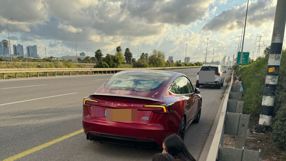 אזעקה בכביש 6, בכניסה לפתח תקווה 