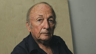 האמן והסאטיריקן יאיר גרבוז הלך לעולמו