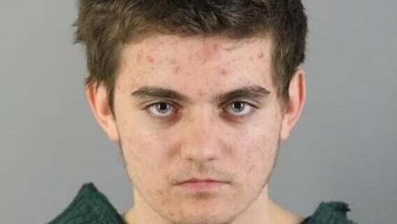 ארה"ב ניקיטה קאסאפ בן 17 רצח את הוריו כדי לממן את רצח טראמפ