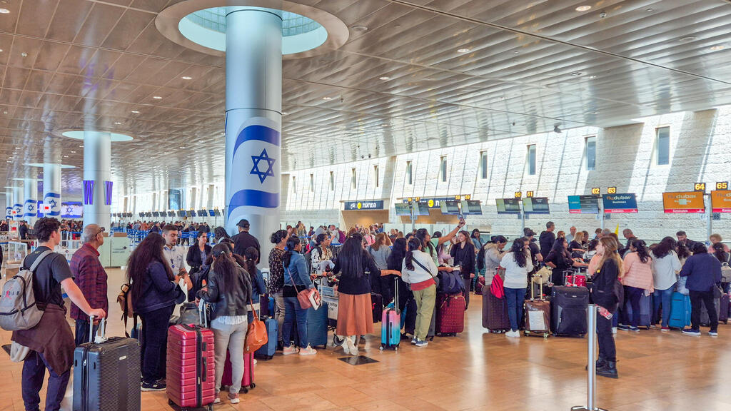 Israeli travelers have not been blocked from foreign countries (Photo: Ido Erez) נתב"ג בחול המועד