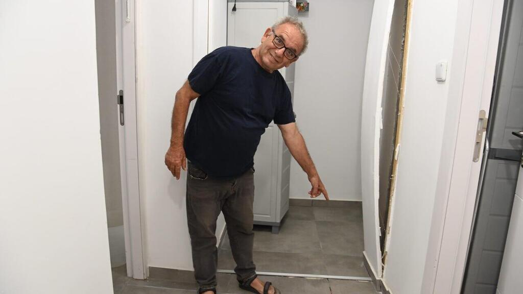נזקים כתוצאה מהזנחה בבתים של תושבי כיסופים המפונים ליישוב עומר