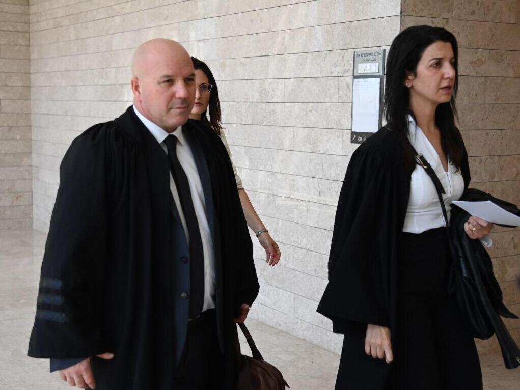  עו״ד אורי קורב בביהמ"ש המחוזי בלוד - דיון הארכת מעצרו של איש שב"כ החשוד שהדליף מידע סודי לעיתונאים ולשר שיקלי