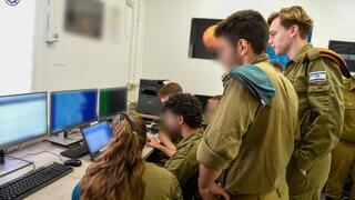 חיילי מדור מצפ"ן, "נבחרים בפינצטה"