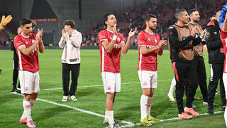 שחקני באר-שבע מאושרים בסיום הניצחון הדרמטי