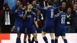 שחקני פ.ס.ז' חוגגים