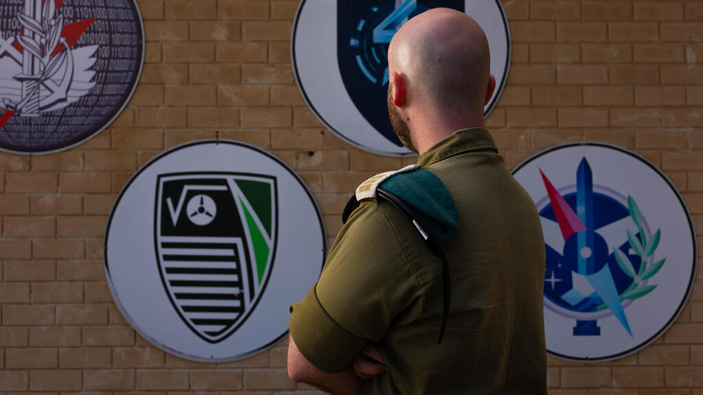 ראש מדור מצפ"ן, סרן ד' 