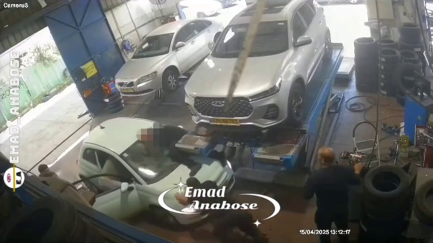 תיעוד התאונה במוסך בכפר סבא