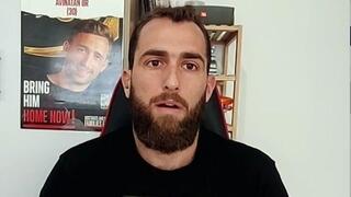 משה אור, אחיו של אבינתן אור שחטוף בעזה, מתראיין לאל ג'זירה
