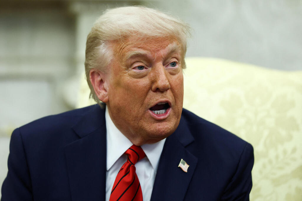 דונלד טראמפ בחדר הסגלגל