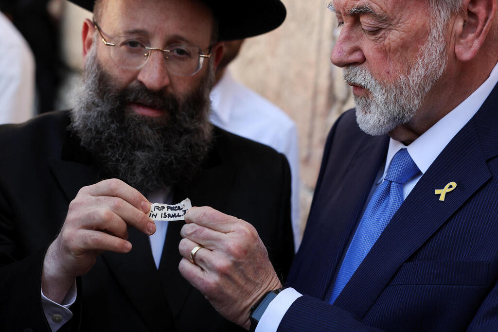מייק האקבי, שגריר ארה"ב החדש בישראל, בכותל המערבי