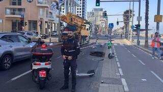 בולען בציר הרברט סמואל בת"א
